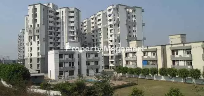 Ansals Courtyard in Modipuram