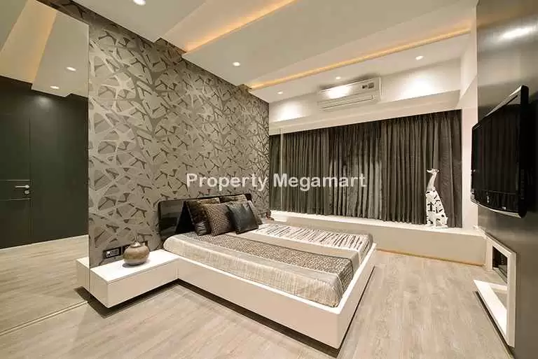 Sagar Apartment in NAVLAKHA