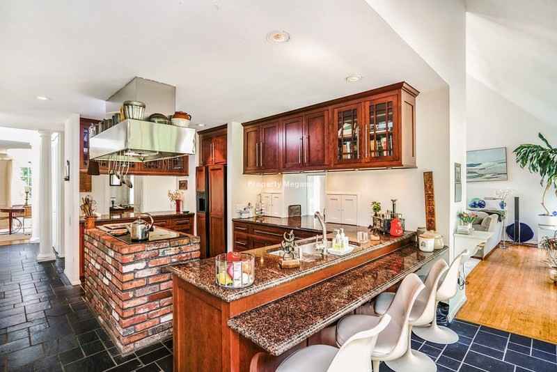 Dolphin Galaxy Apartments Ulwe image